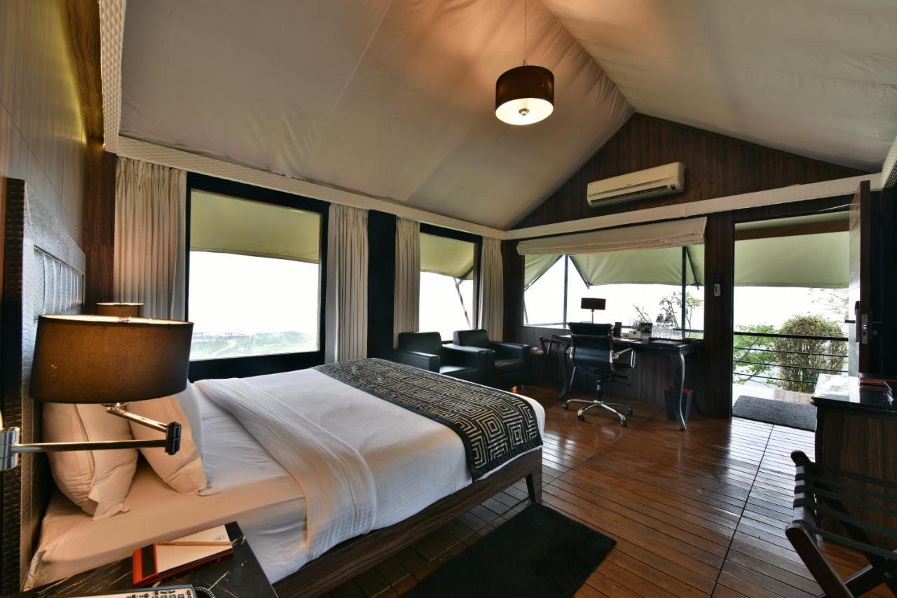 Della Resorts Lonavala Buitenkant foto