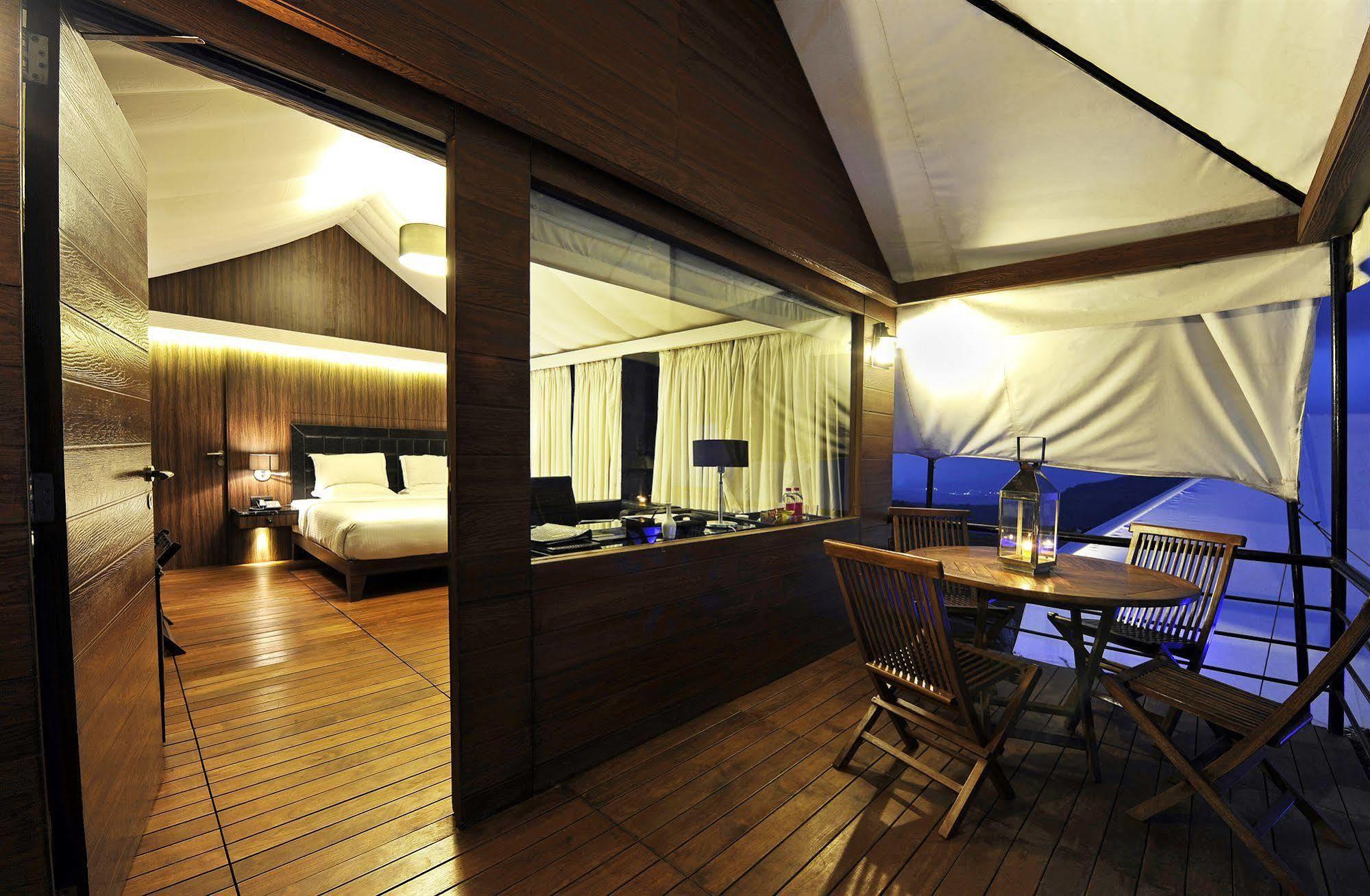 Della Resorts Lonavala Buitenkant foto